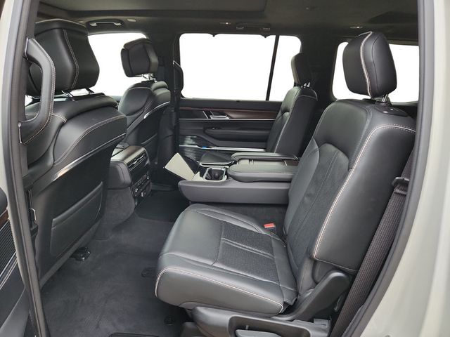 2022 Jeep Grand Wagoneer Series II 4x4 with 22'' Wheels & Front Passenger Int. Display - 22934171 - 20