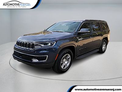 2022 Jeep Wagoneer - 1C4SJVAT4NS221303