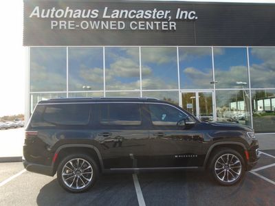 2022 Jeep Wagoneer - 1C4SJVDT0NS178042