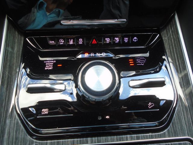 2022 Jeep Wagoneer Series III 4x4 - 22939933 - 25