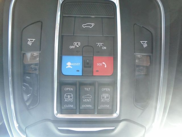 2022 Jeep Wagoneer Series III 4x4 - 22939933 - 29