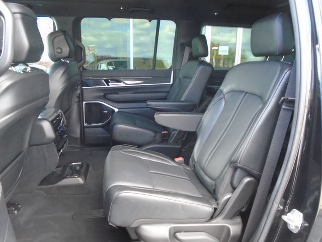 2022 Jeep Wagoneer Series III 4x4 - 22939933 - 37