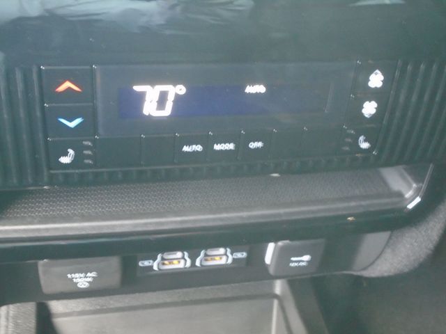 2022 Jeep Wagoneer Series III 4x4 - 22939933 - 39