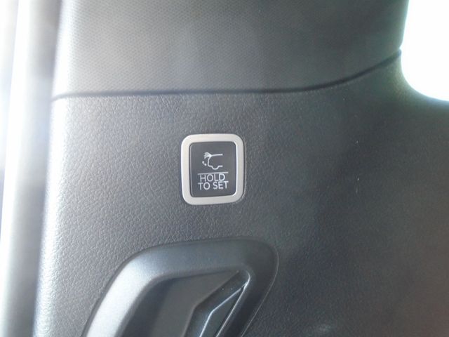 2022 Jeep Wagoneer Series III 4x4 - 22939933 - 51