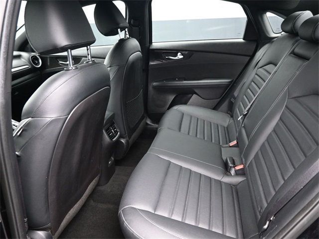 2022 Kia Forte GT-Line IVT - 22913802 - 10