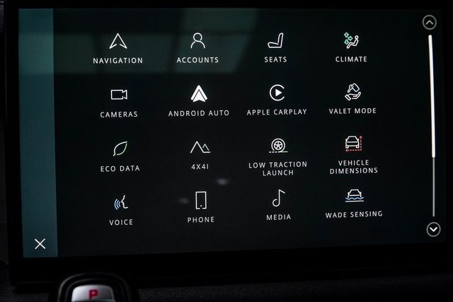 2022 Land Rover Defender 110 X-Dynamic SE AWD - 22888457 - 24