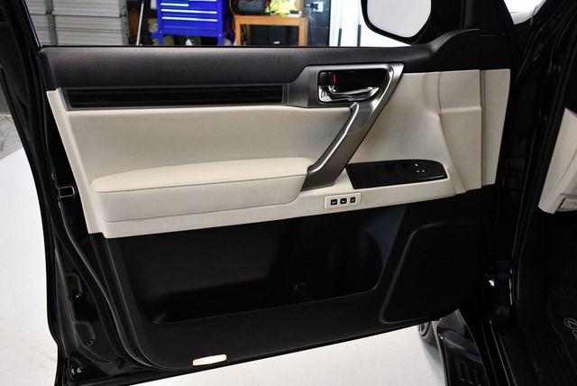 2022 Lexus GX GX 460 Premium 4WD - 22377578 - 17