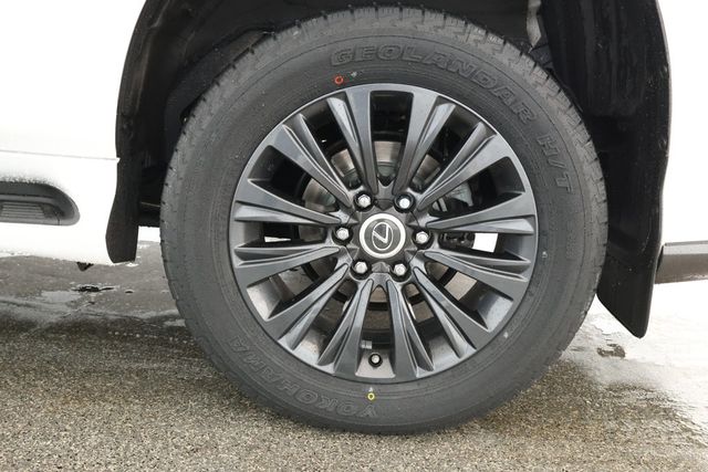 2022 Lexus GX GX 460 Premium 4WD with Plus Sport Design Pkg & Captain's Chairs - 22930937 - 6