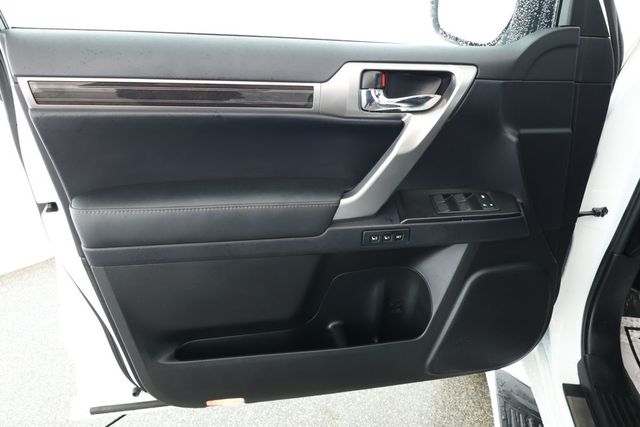 2022 Lexus GX GX 460 Premium 4WD with Plus Sport Design Pkg & Captain's Chairs - 22930937 - 8