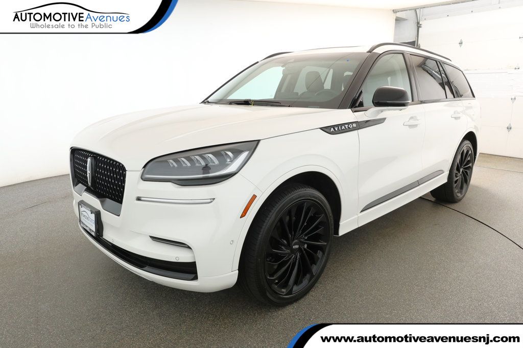 2022 Lincoln Aviator Reserve AWD with Equipment Group 201A & Jet Package - 22926110 | Video 1