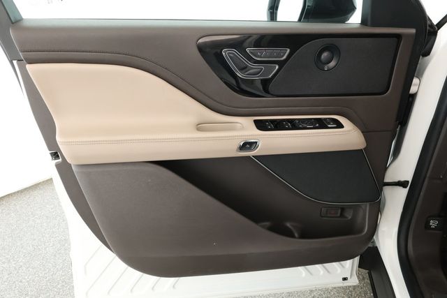 2022 Lincoln Aviator Reserve AWD with Equipment Group 201A & Jet Package - 22926110 - 8