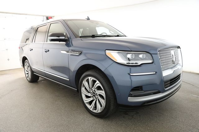 2022 Lincoln Navigator L Reserve 4x4 with Equipment 201A & Electronic Traction Assist - 22929968 - 2