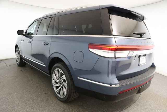 2022 Lincoln Navigator L Reserve 4x4 with Equipment 201A & Electronic Traction Assist - 22929968 - 5