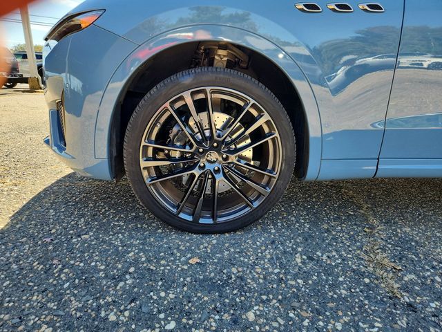 2022 Maserati Levante Modena S 3.8L with 22'' Wheels & Full Nature Drilled Leather - 22934668 - 22