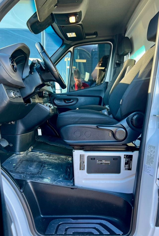 2022 Mercedes-Benz Sprinter Cab Chassis 3500XD Standard Roof V6 170" - 22935669 - 14