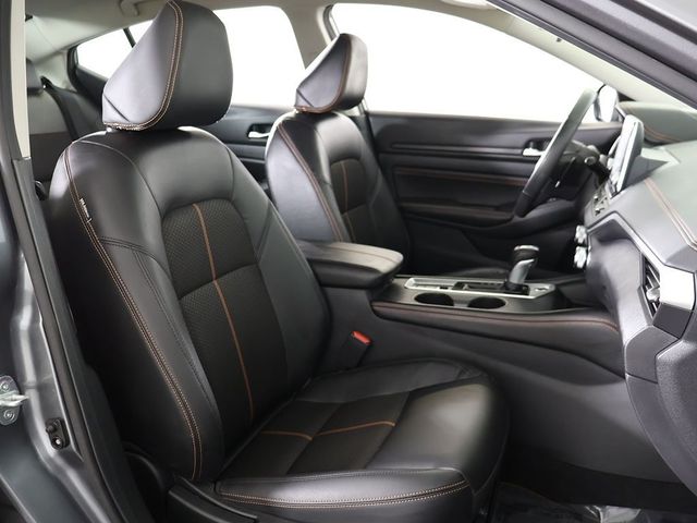2022 Nissan Altima 2.5 SR AWD Sedan - 22897970 - 24