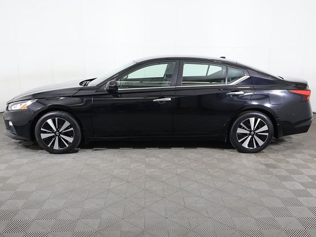 2022 Nissan Altima 2.5 SV Sedan - 22925610 - 13