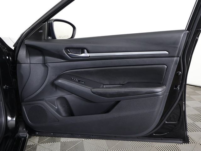 2022 Nissan Altima 2.5 SV Sedan - 22925610 - 19