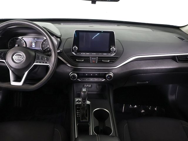 2022 Nissan Altima 2.5 SV Sedan - 22925610 - 31