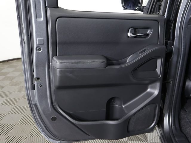2022 Nissan Frontier Crew Cab 4x4 PRO-4X Automatic - 22935548 - 25