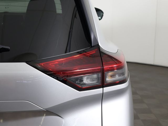 2022 Nissan Rogue AWD SV - 22938915 - 13