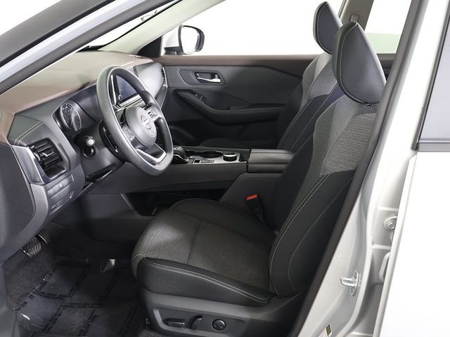 2022 Nissan Rogue AWD SV - 22938915 - 25