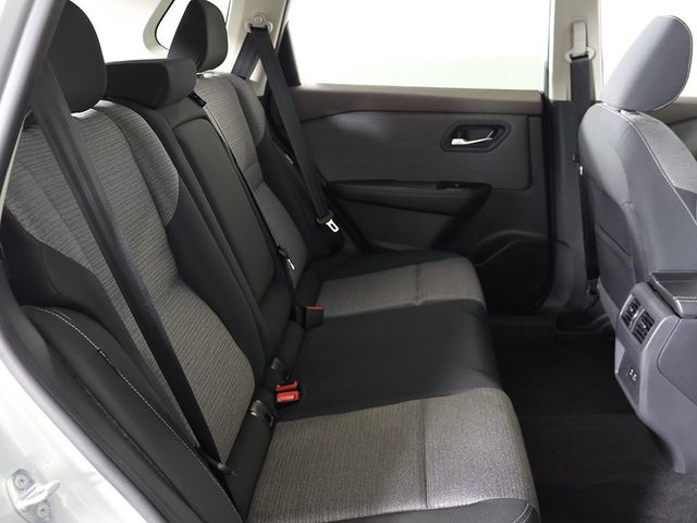 2022 Nissan Rogue AWD SV - 22938915 - 31