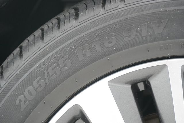 2022 Nissan Versa SV CVT - 22859290 - 19