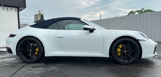 2022 Porsche 911 Carrera Cabriolet - 22469652 - 3