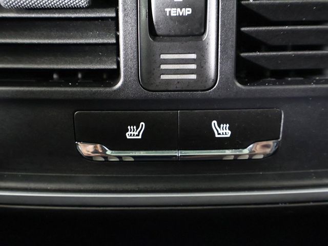 2022 Porsche Macan AWD - 22872707 - 40