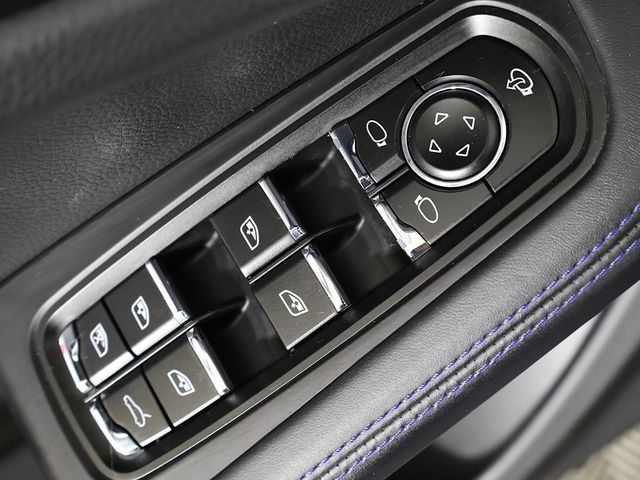 2022 Porsche Macan AWD - 22872707 - 43