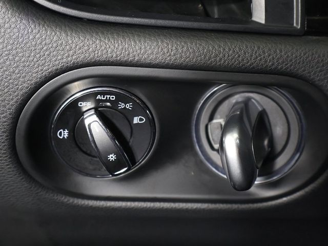 2022 Porsche Macan AWD - 22872707 - 44
