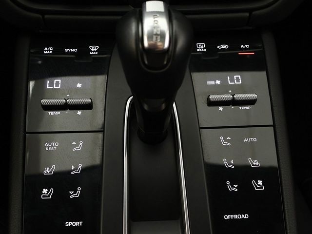 2022 Porsche Macan AWD - 22872707 - 57
