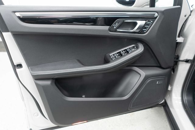 2022 Porsche Macan AWD - 22937479 - 15