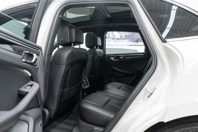 2022 Porsche Macan AWD - 22937479 - 29