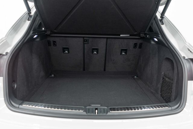 2022 Porsche Macan AWD - 22937479 - 30