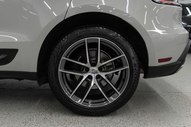 2022 Porsche Macan AWD - 22937479 - 33