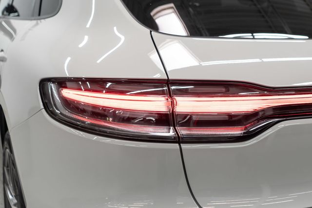 2022 Porsche Macan AWD - 22937479 - 44