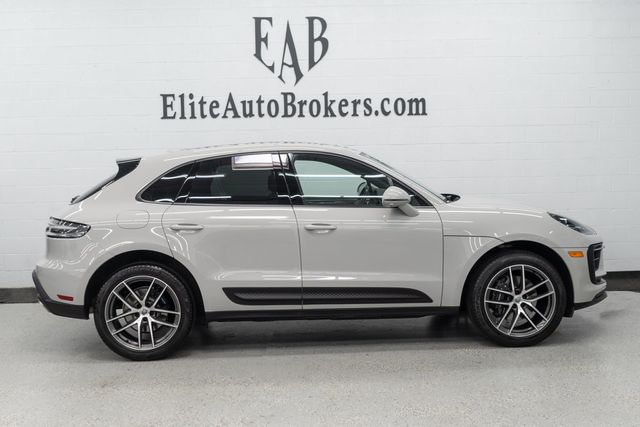 2022 Porsche Macan AWD - 22937479 - 4