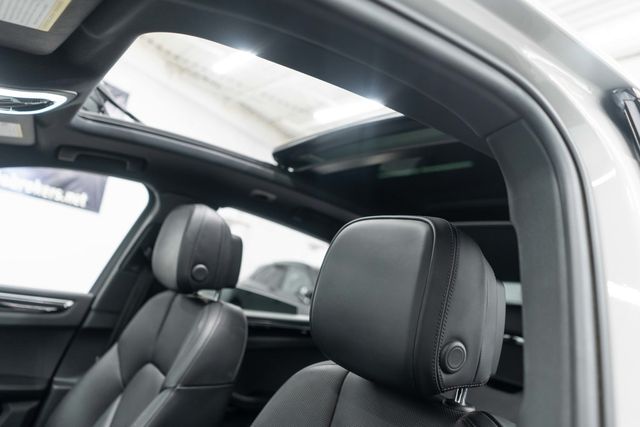 2022 Porsche Macan AWD - 22937479 - 8