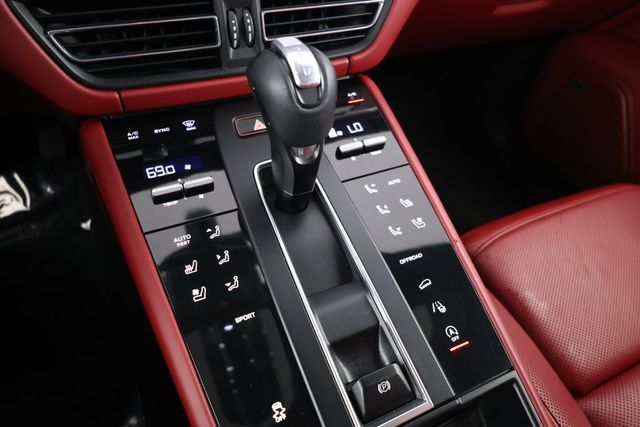 2022 Porsche Macan AWD with Premium Package Plus & 20'' Dark Titanium Wheels - 22926741 - 14