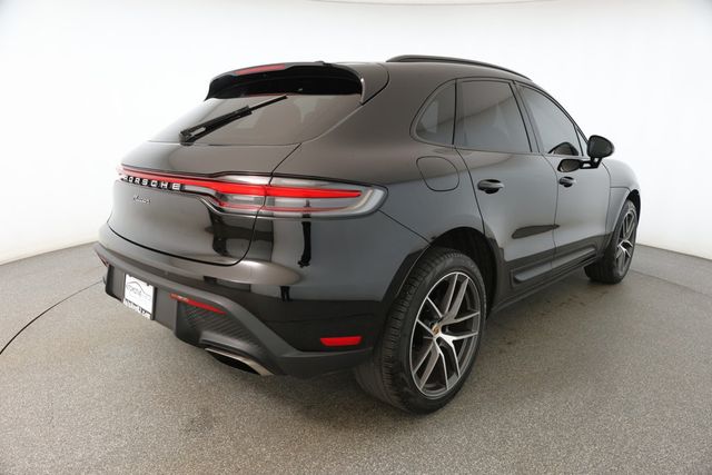 2022 Porsche Macan AWD with Premium Package Plus & 20'' Dark Titanium Wheels - 22926741 - 3
