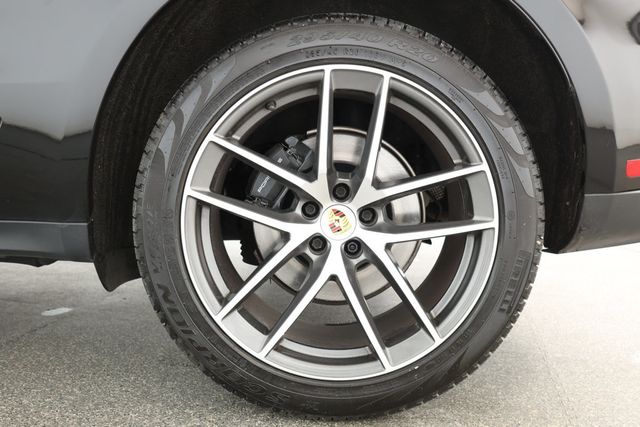 2022 Porsche Macan AWD with Premium Package Plus & 20'' Dark Titanium Wheels - 22926741 - 6