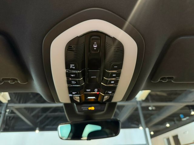 2022 Porsche Macan LocalTrade/S/AWD/PremiumPkgPlus/AirSuspension/360Cam/Htd&CldSts - 22931116 - 17