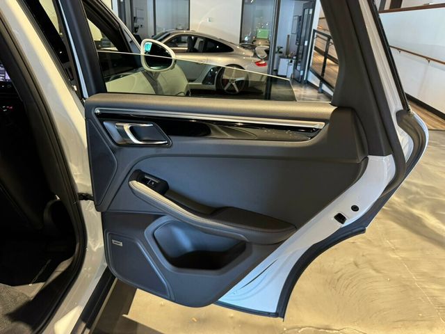 2022 Porsche Macan LocalTrade/S/AWD/PremiumPkgPlus/AirSuspension/360Cam/Htd&CldSts - 22931116 - 24