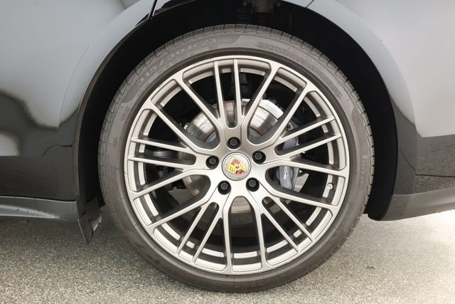 2022 Porsche Panamera 4 Platinum Edition AWD with Rear 2+1 Seats and Surround View - 22920046 - 6