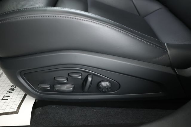 2022 Porsche Taycan 4S AWD w/ PBP, Leather Int., 20'' Wheels & Race Tex Roof Lining - 22918471 - 9