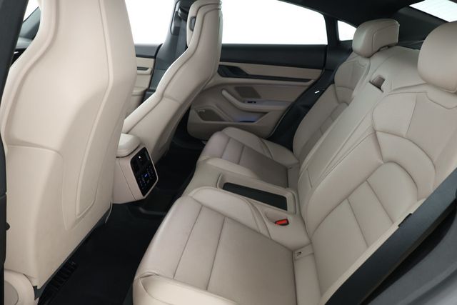 2022 Porsche Taycan 4S AWD w/ Premium Pkg, PBP, 21'' Brakes & Surface Coated Brakes - 22918003 - 19