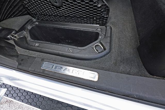 2022 Ram 1500 Laramie 4x4 Crew Cab 5'7" Box - 22909168 - 39