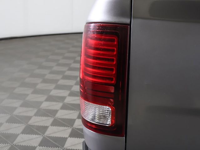 2022 Ram 1500 Classic Warlock 4x4 Crew Cab 5'7" Box - 22924861 - 10